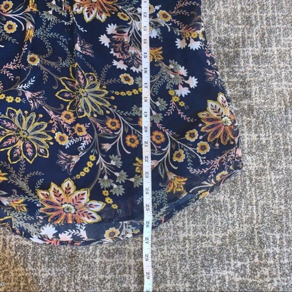 🍍St John’s Bay navy floral tie front fully lined shirt size M - Picture 8 of 8